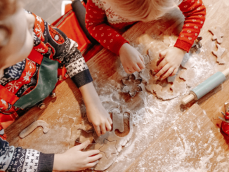 Kids-baking-cookies